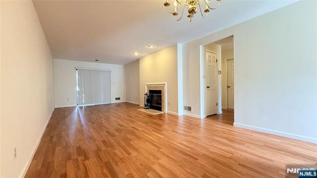 3907 Melville Court, Mahwah, NJ 07430