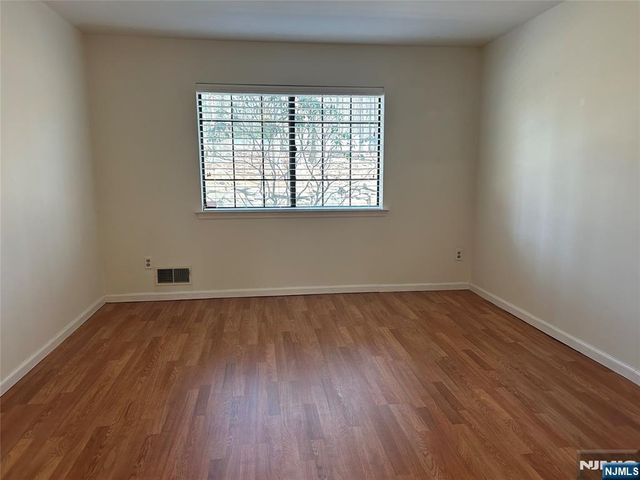 3907 Melville Court, Mahwah, NJ 07430