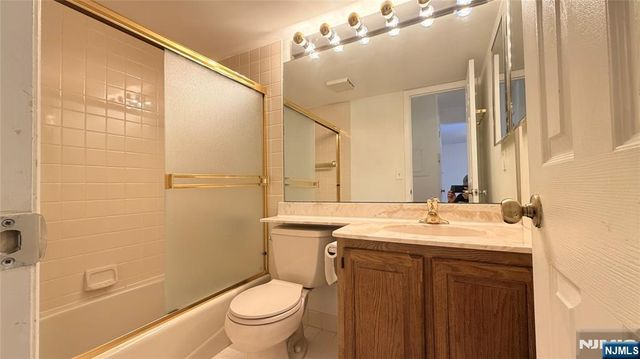 3907 Melville Court, Mahwah, NJ 07430