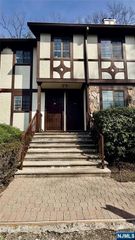 3907 Melville Court, Mahwah, NJ 07430