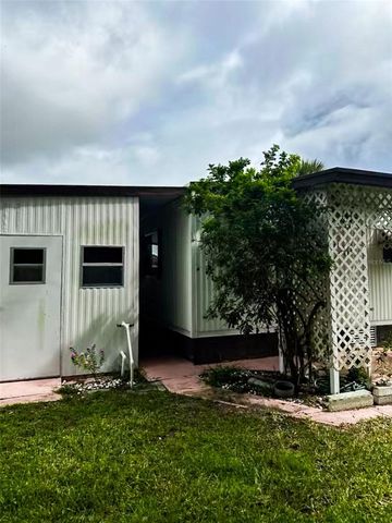 527 EGRET CIRCLE, Micco, FL 32976