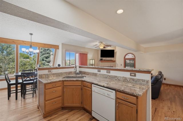 69 Ward Court, Lakewood, CO 80228