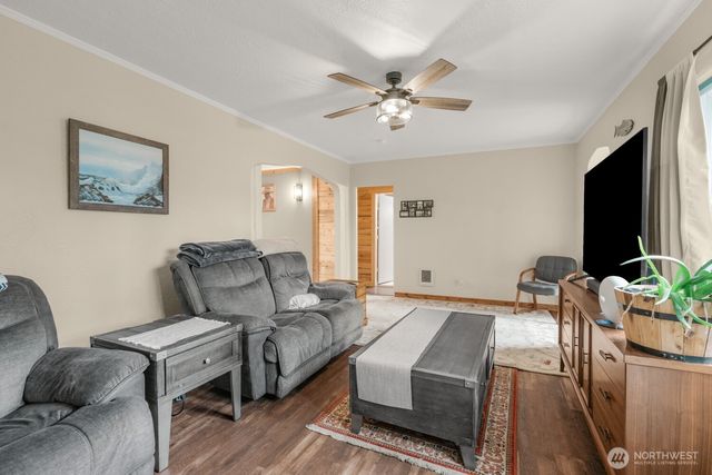 1804 E Terrace Way, Kelso, WA 98626