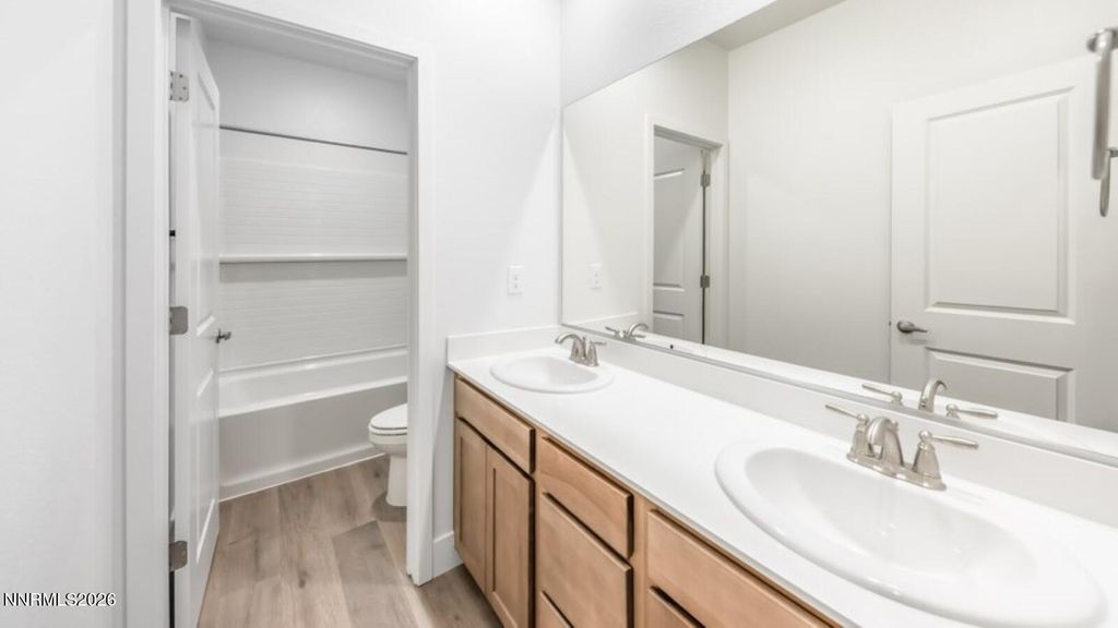 Image 21 of property listing at 4224 Spotted Leaf Way, Sparks, NV 89436