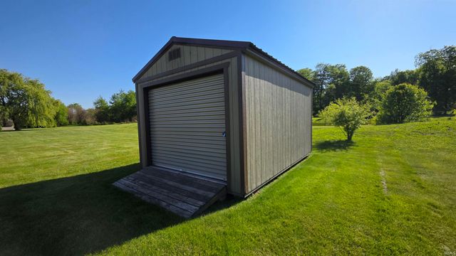 3388 S Coulter Creek Drive, Laporte, IN 46350