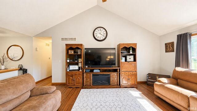 3388 S Coulter Creek Drive, Laporte, IN 46350