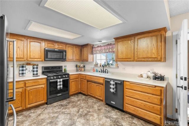 1884 Teakwood, Santa Maria, CA 93455