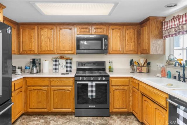 1884 Teakwood, Santa Maria, CA 93455