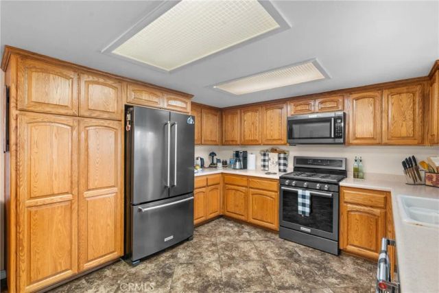 1884 Teakwood, Santa Maria, CA 93455