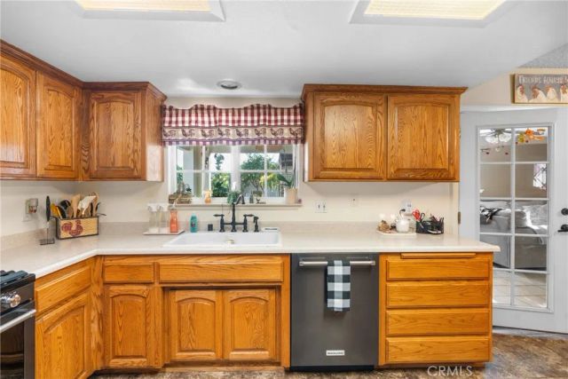 1884 Teakwood, Santa Maria, CA 93455