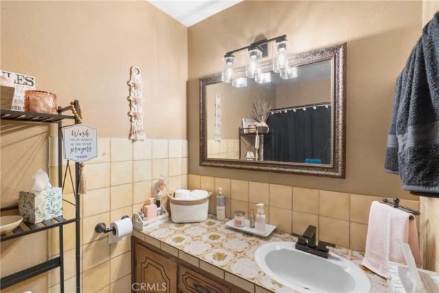 1884 Teakwood, Santa Maria, CA 93455