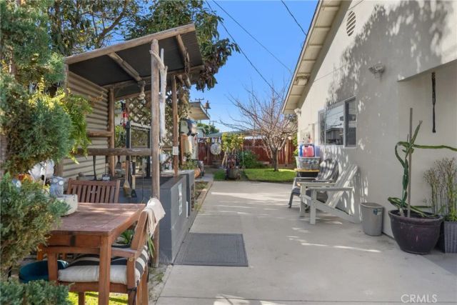 1884 Teakwood, Santa Maria, CA 93455