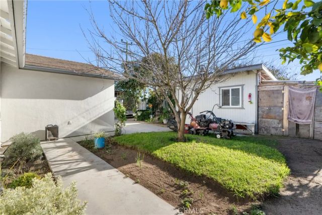 1884 Teakwood, Santa Maria, CA 93455