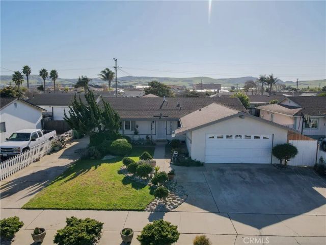 1884 Teakwood, Santa Maria, CA 93455