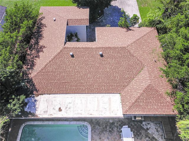 4093 NW 1st Pl, Deerfield Beach, FL 33442