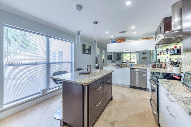 4093 NW 1st Pl, Deerfield Beach, FL 33442