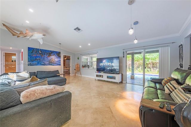 4093 NW 1st Pl, Deerfield Beach, FL 33442