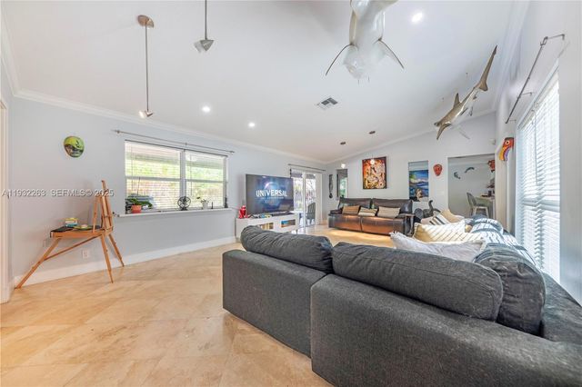 4093 NW 1st Pl, Deerfield Beach, FL 33442