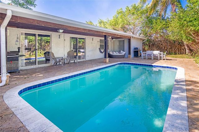 4093 NW 1st Pl, Deerfield Beach, FL 33442