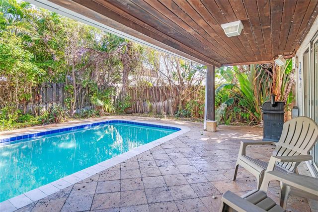 4093 NW 1st Pl, Deerfield Beach, FL 33442