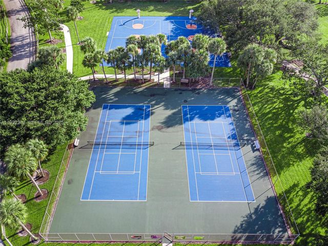 4093 NW 1st Pl, Deerfield Beach, FL 33442