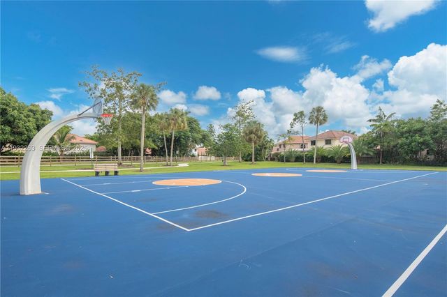 4093 NW 1st Pl, Deerfield Beach, FL 33442