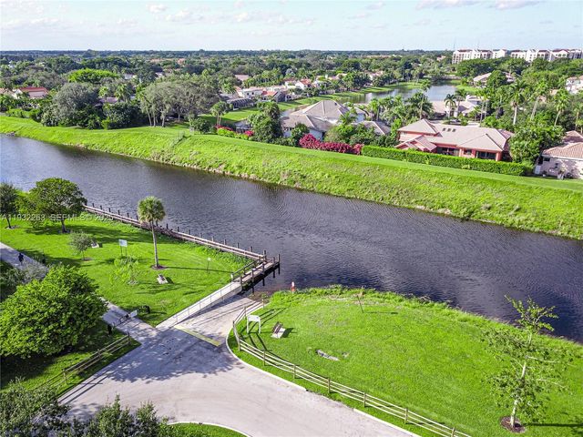 4093 NW 1st Pl, Deerfield Beach, FL 33442