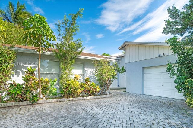4093 NW 1st Pl, Deerfield Beach, FL 33442