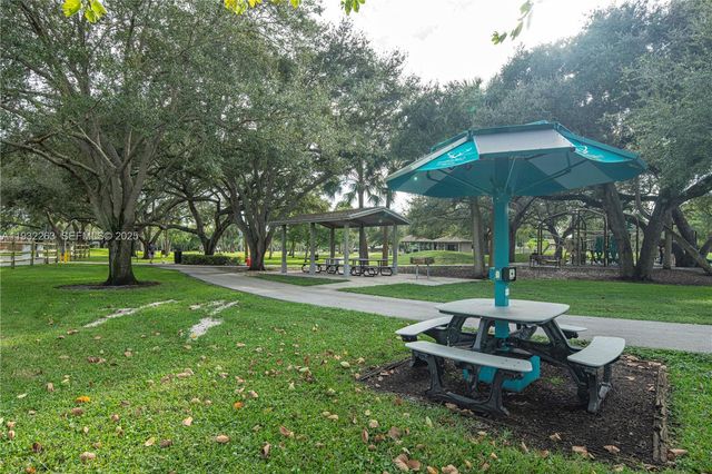 4093 NW 1st Pl, Deerfield Beach, FL 33442