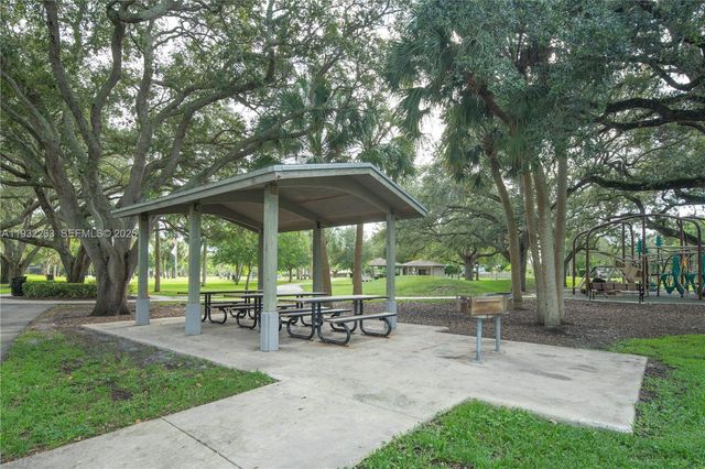 4093 NW 1st Pl, Deerfield Beach, FL 33442