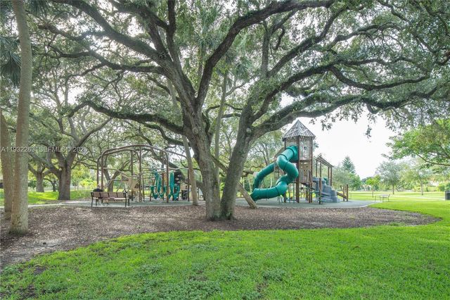 4093 NW 1st Pl, Deerfield Beach, FL 33442