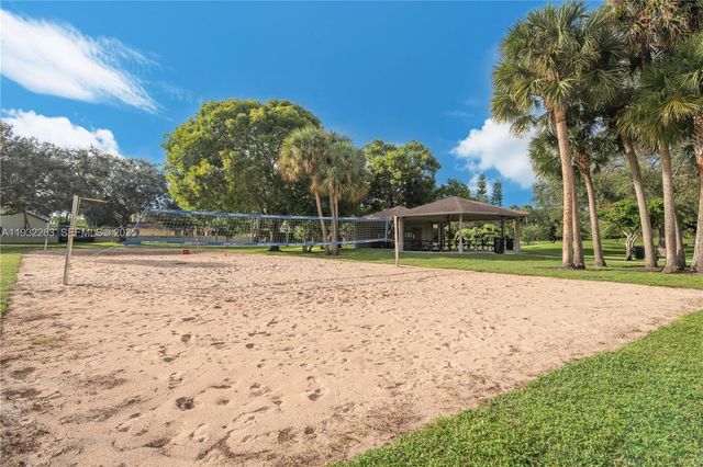 4093 NW 1st Pl, Deerfield Beach, FL 33442