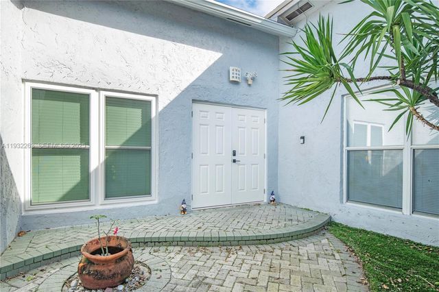 4093 NW 1st Pl, Deerfield Beach, FL 33442