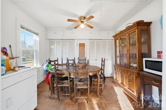 1406 Walt Arney Road SW, Lenoir, NC 28645