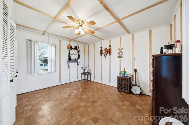 1406 Walt Arney Road SW, Lenoir, NC 28645