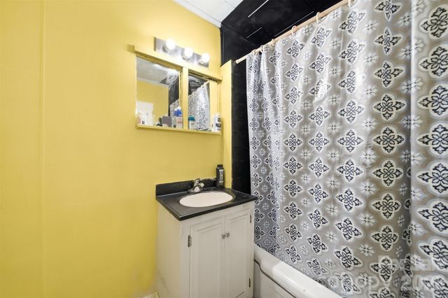 1406 Walt Arney Road SW, Lenoir, NC 28645