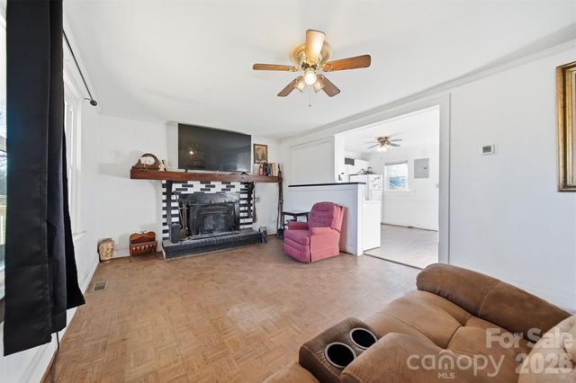 1406 Walt Arney Road SW, Lenoir, NC 28645