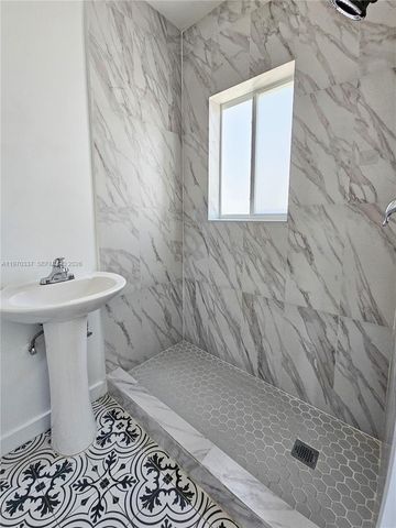 2669 SW 9th St 5, Miami, FL 33135