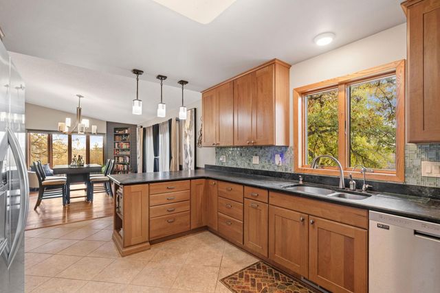 74500 240th Street, Albert Lea, MN 56007