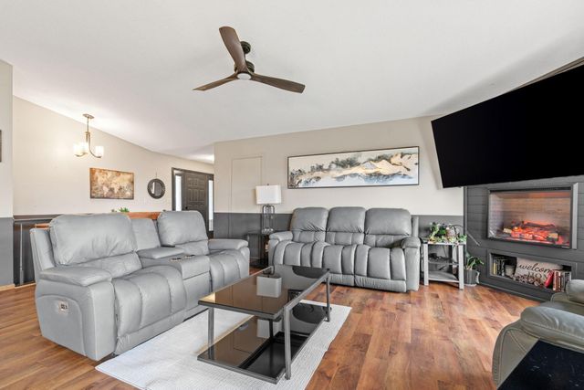 74500 240th Street, Albert Lea, MN 56007