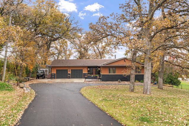 74500 240th Street, Albert Lea, MN 56007