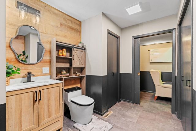 74500 240th Street, Albert Lea, MN 56007