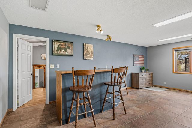 74500 240th Street, Albert Lea, MN 56007