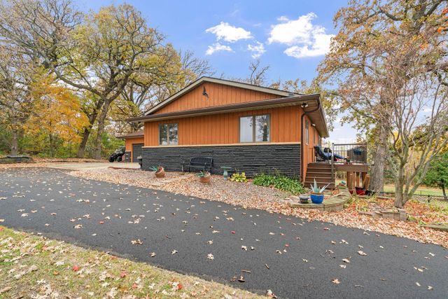 74500 240th Street, Albert Lea, MN 56007