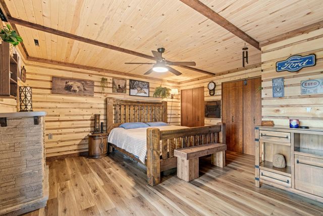 74500 240th Street, Albert Lea, MN 56007