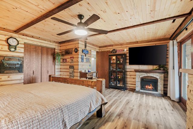 74500 240th Street, Albert Lea, MN 56007