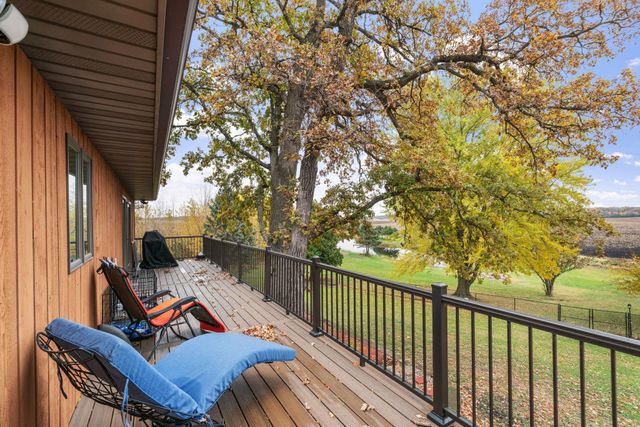 74500 240th Street, Albert Lea, MN 56007