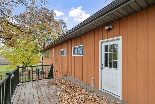 74500 240th Street, Albert Lea, MN 56007