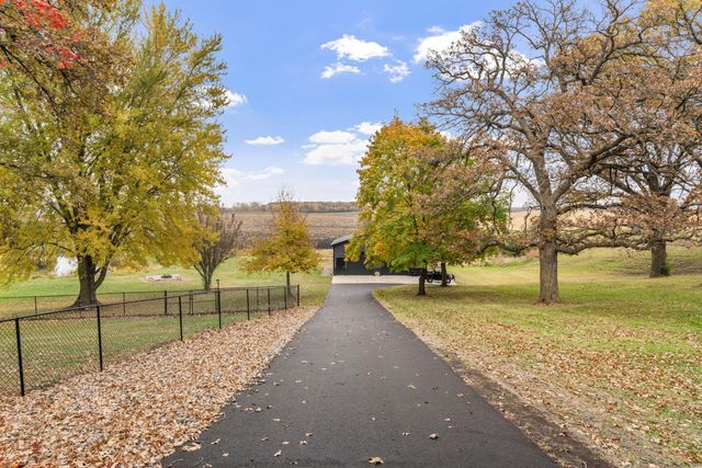 74500 240th Street, Albert Lea, MN 56007