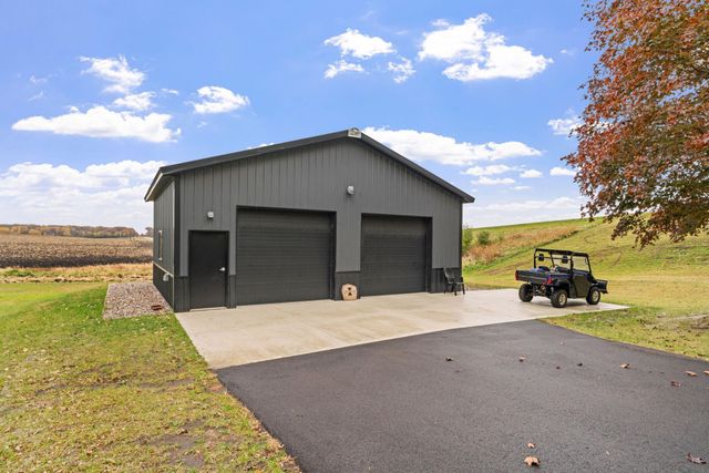 74500 240th Street, Albert Lea, MN 56007